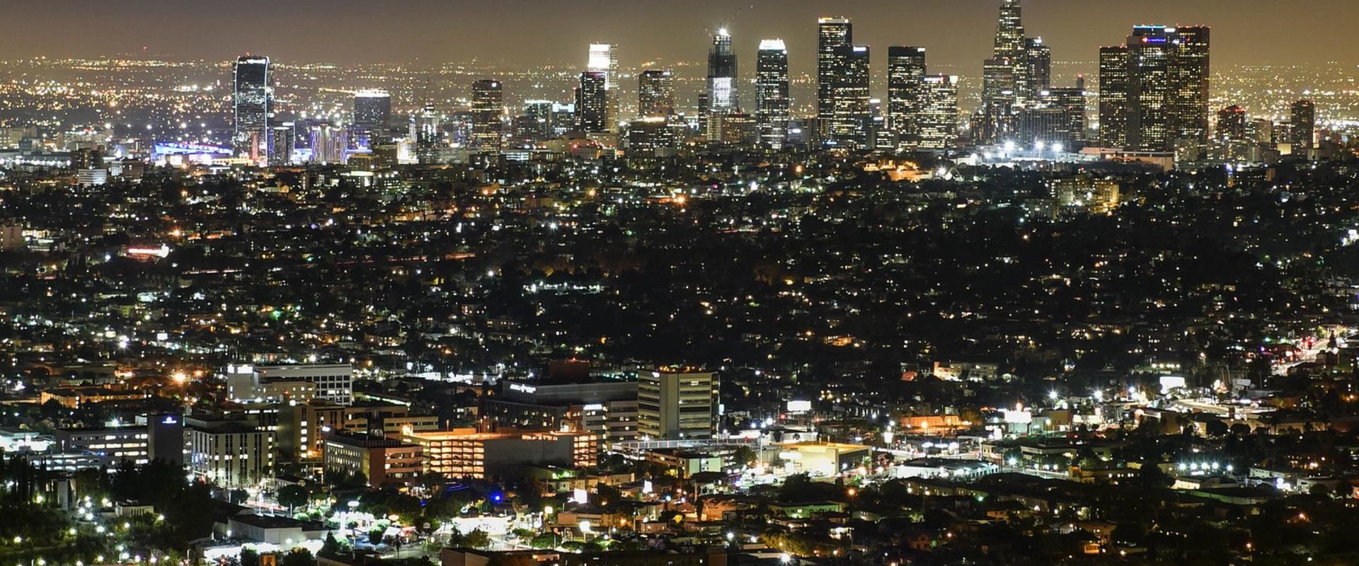 What is the Average Income of People Living in Los Angeles County Community?